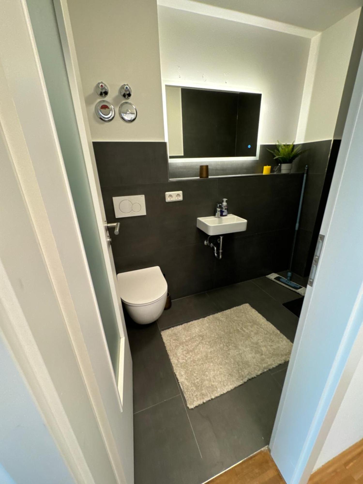 וירצבורג Moderne Ferienwohnung Mit Terrasse מראה חיצוני תמונה